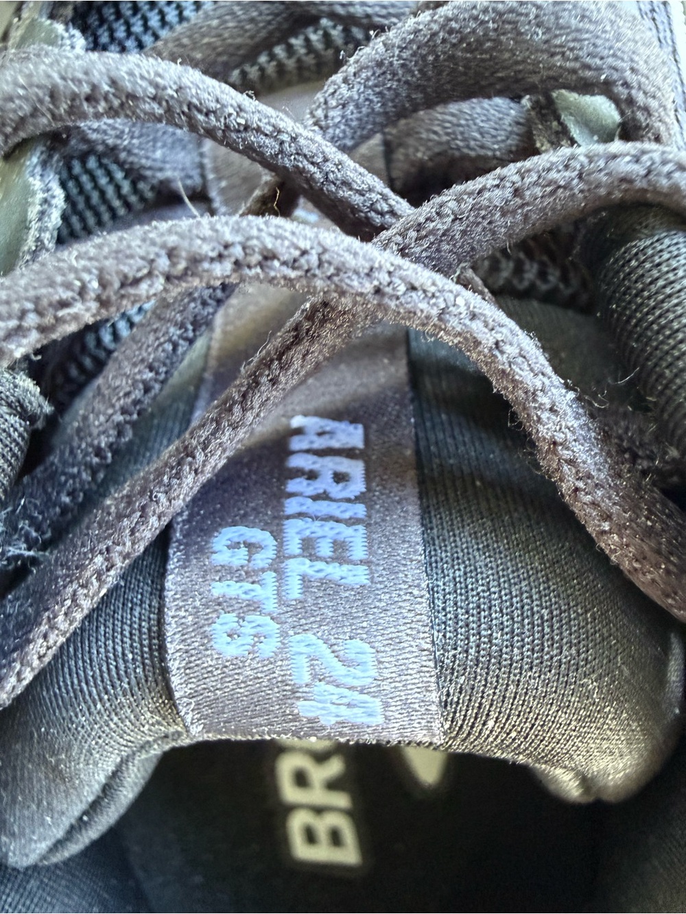 Brooks Ariel GTS 24 Women's Running Shoes in Black and White (Brand New) - Picture 7 of 9